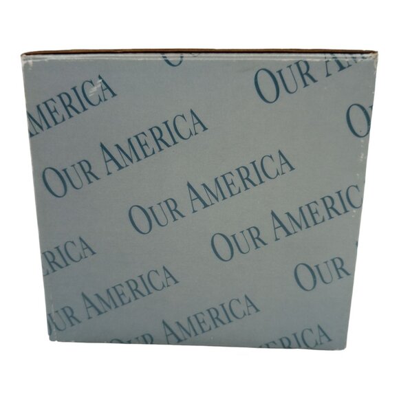 Yankee Candle Our America Large Jar Candle Topper Christmas Carol Singers Dog - Picture 13 of 16